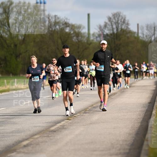 12.04.2026 - 45. Internationalen Wilhelmsburger Insellauf Dr. Thomas Lammeyer http://msf.ph/oto/9435036 12.04.2026 09:23:17 Laufen 4632, 4786, 3435, 16 meine-sportfotos.de
