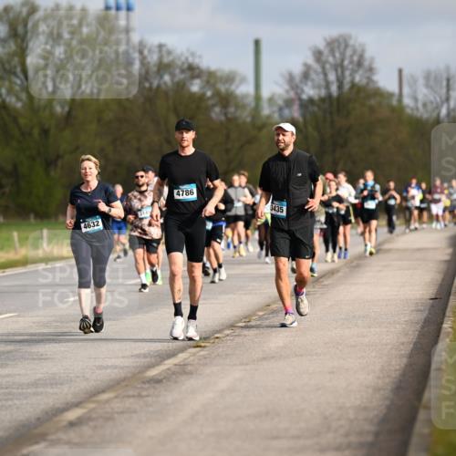 12.04.2026 - 45. Internationalen Wilhelmsburger Insellauf Dr. Thomas Lammeyer http://msf.ph/oto/9435038 12.04.2026 09:23:17 Laufen 4632, 4786, 3435, 3149 meine-sportfotos.de