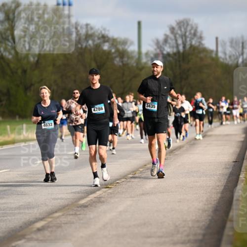 12.04.2026 - 45. Internationalen Wilhelmsburger Insellauf Dr. Thomas Lammeyer http://msf.ph/oto/9435040 12.04.2026 09:23:17 Laufen 4632, 4786, 3435 meine-sportfotos.de
