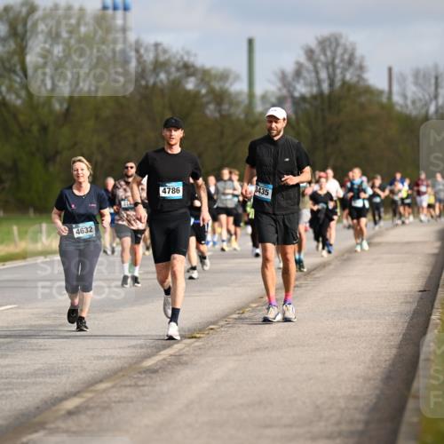 12.04.2026 - 45. Internationalen Wilhelmsburger Insellauf Dr. Thomas Lammeyer http://msf.ph/oto/9435042 12.04.2026 09:23:18 Laufen 4632, 4786, 3435 meine-sportfotos.de