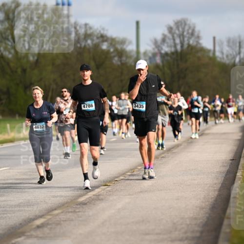 12.04.2026 - 45. Internationalen Wilhelmsburger Insellauf Dr. Thomas Lammeyer http://msf.ph/oto/9435045 12.04.2026 09:23:18 Laufen 4632, 4786, 3435 meine-sportfotos.de