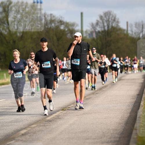 12.04.2026 - 45. Internationalen Wilhelmsburger Insellauf Dr. Thomas Lammeyer http://msf.ph/oto/9435051 12.04.2026 09:23:19 Laufen 4632, 4786, 3435 meine-sportfotos.de