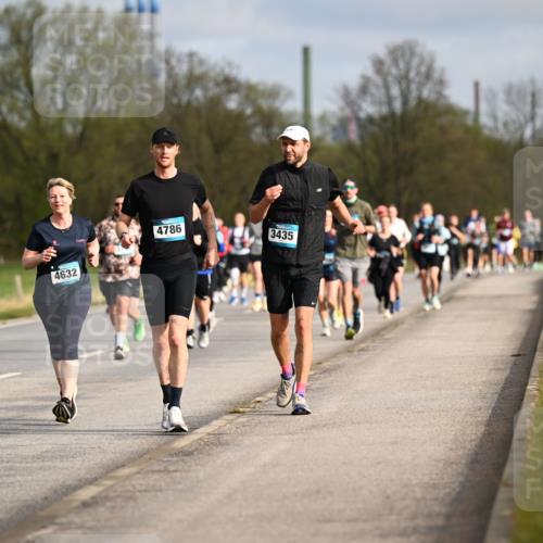 12.04.2026 - 45. Internationalen Wilhelmsburger Insellauf Dr. Thomas Lammeyer http://msf.ph/oto/9435052 12.04.2026 09:23:19 Laufen 4632, 4786, 3435 meine-sportfotos.de