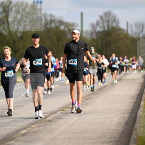 12.04.2026 - 45. Internationalen Wilhelmsburger Insellauf Dr. Thomas Lammeyer http://msf.ph/oto/9435056 12.04.2026 09:23:20 Laufen 4632, 4786, 3435 meine-sportfotos.de