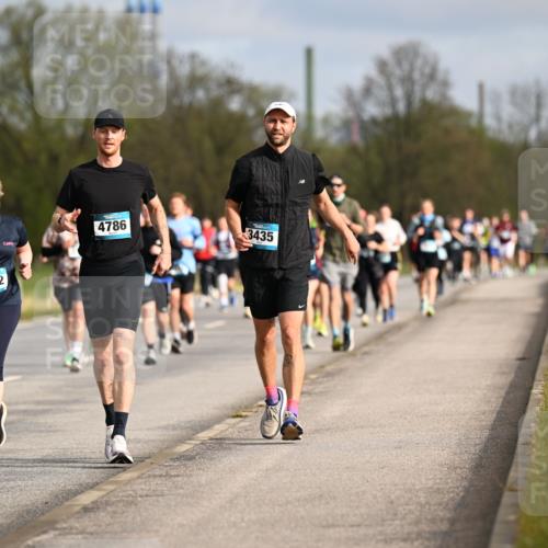 12.04.2026 - 45. Internationalen Wilhelmsburger Insellauf Dr. Thomas Lammeyer http://msf.ph/oto/9435062 12.04.2026 09:23:21 Laufen 4632, 4786, 3435 meine-sportfotos.de