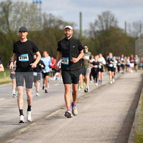 12.04.2026 - 45. Internationalen Wilhelmsburger Insellauf Dr. Thomas Lammeyer http://msf.ph/oto/9435065 12.04.2026 09:23:21 Laufen 4632, 4786, 3435 meine-sportfotos.de