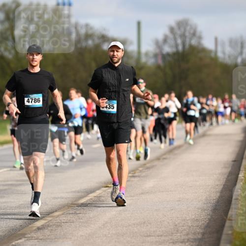 12.04.2026 - 45. Internationalen Wilhelmsburger Insellauf Dr. Thomas Lammeyer http://msf.ph/oto/9435068 12.04.2026 09:23:21 Laufen 4632, 4786, 435 meine-sportfotos.de