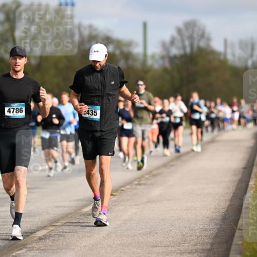 12.04.2026 - 45. Internationalen Wilhelmsburger Insellauf Dr. Thomas Lammeyer http://msf.ph/oto/9435074 12.04.2026 09:23:22 Laufen 632, 4786, 435 meine-sportfotos.de
