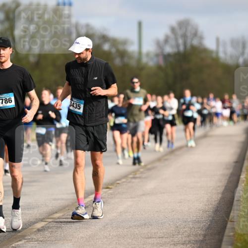 12.04.2026 - 45. Internationalen Wilhelmsburger Insellauf Dr. Thomas Lammeyer http://msf.ph/oto/9435076 12.04.2026 09:23:22 Laufen 4786, 3435 meine-sportfotos.de