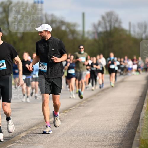 12.04.2026 - 45. Internationalen Wilhelmsburger Insellauf Dr. Thomas Lammeyer http://msf.ph/oto/9435077 12.04.2026 09:23:23 Laufen 4786, 3435 meine-sportfotos.de