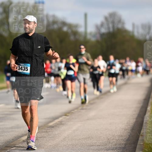 12.04.2026 - 45. Internationalen Wilhelmsburger Insellauf Dr. Thomas Lammeyer http://msf.ph/oto/9435083 12.04.2026 09:23:24 Laufen 4786, 3435 meine-sportfotos.de