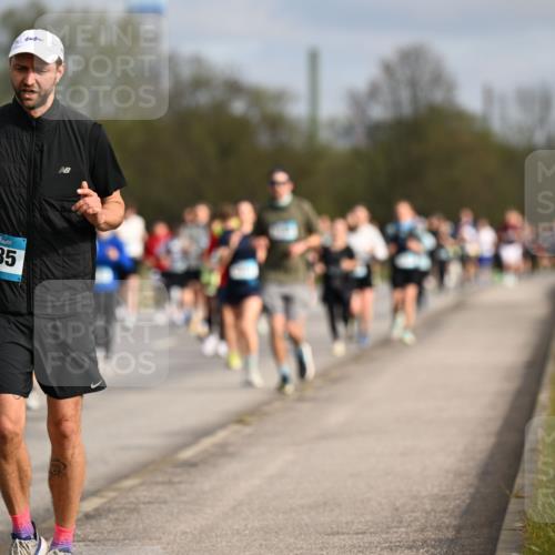 12.04.2026 - 45. Internationalen Wilhelmsburger Insellauf Dr. Thomas Lammeyer http://msf.ph/oto/9435090 12.04.2026 09:23:25 Laufen 3435 meine-sportfotos.de