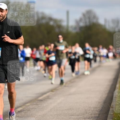 12.04.2026 - 45. Internationalen Wilhelmsburger Insellauf Dr. Thomas Lammeyer http://msf.ph/oto/9435091 12.04.2026 09:23:25 Laufen 3435 meine-sportfotos.de
