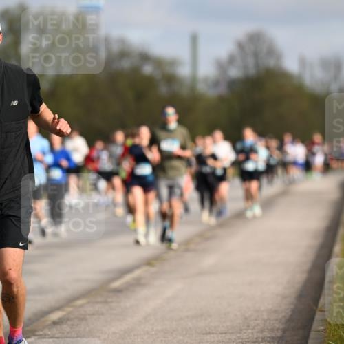 12.04.2026 - 45. Internationalen Wilhelmsburger Insellauf Dr. Thomas Lammeyer http://msf.ph/oto/9435093 12.04.2026 09:23:25 Laufen 3435 meine-sportfotos.de