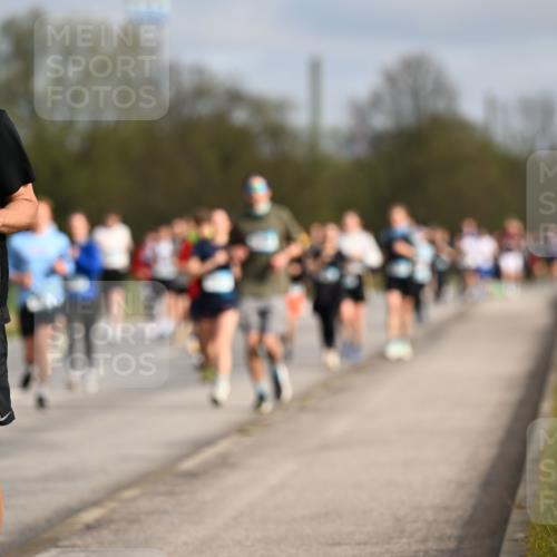 12.04.2026 - 45. Internationalen Wilhelmsburger Insellauf Dr. Thomas Lammeyer http://msf.ph/oto/9435096 12.04.2026 09:23:25 Laufen 3435 meine-sportfotos.de