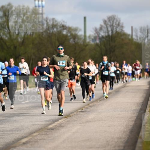 12.04.2026 - 45. Internationalen Wilhelmsburger Insellauf Dr. Thomas Lammeyer http://msf.ph/oto/9435098 12.04.2026 09:23:26 Laufen 4131, 2978, 4993, 2164, 3045 meine-sportfotos.de
