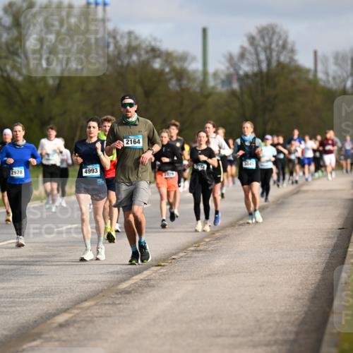 12.04.2026 - 45. Internationalen Wilhelmsburger Insellauf Dr. Thomas Lammeyer http://msf.ph/oto/9435101 12.04.2026 09:23:27 Laufen 4131, 2978, 4993, 2164, 3045 meine-sportfotos.de