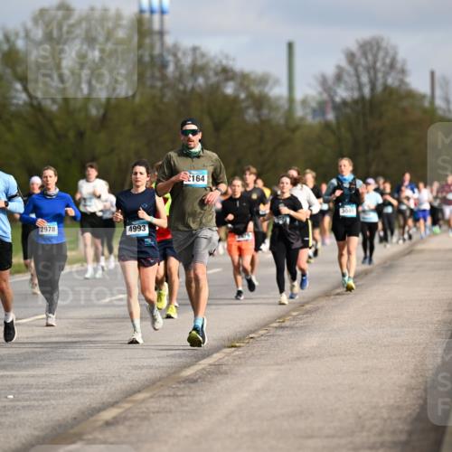 12.04.2026 - 45. Internationalen Wilhelmsburger Insellauf Dr. Thomas Lammeyer http://msf.ph/oto/9435102 12.04.2026 09:23:27 Laufen 4131, 2978, 4993, 164, 3045 meine-sportfotos.de