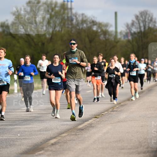 12.04.2026 - 45. Internationalen Wilhelmsburger Insellauf Dr. Thomas Lammeyer http://msf.ph/oto/9435105 12.04.2026 09:23:28 Laufen 4131, 2978, 4993, 2, 3045 meine-sportfotos.de