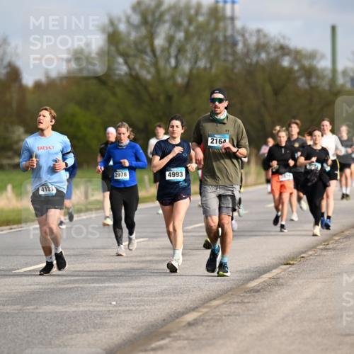 12.04.2026 - 45. Internationalen Wilhelmsburger Insellauf Dr. Thomas Lammeyer http://msf.ph/oto/9435106 12.04.2026 09:23:28 Laufen 2978, 4993, 4131, 2164, 2879, 3045 meine-sportfotos.de