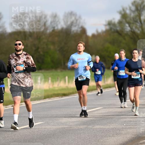 12.04.2026 - 45. Internationalen Wilhelmsburger Insellauf Dr. Thomas Lammeyer http://msf.ph/oto/9435112 12.04.2026 09:23:29 Laufen 2797, 4131, 2978, 4593, 216 meine-sportfotos.de