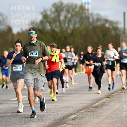12.04.2026 - 45. Internationalen Wilhelmsburger Insellauf Dr. Thomas Lammeyer http://msf.ph/oto/9435120 12.04.2026 09:23:31 Laufen 4993, 2164, 3045 meine-sportfotos.de