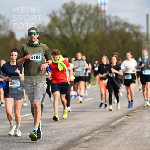 12.04.2026 - 45. Internationalen Wilhelmsburger Insellauf Dr. Thomas Lammeyer http://msf.ph/oto/9435122 12.04.2026 09:23:31 Laufen 4993, 164, 3541 meine-sportfotos.de