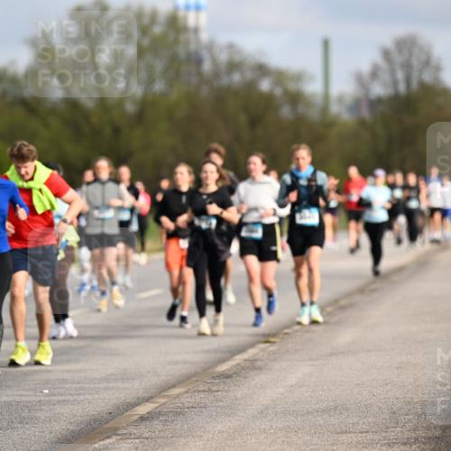 12.04.2026 - 45. Internationalen Wilhelmsburger Insellauf Dr. Thomas Lammeyer http://msf.ph/oto/9435124 12.04.2026 09:23:32 Laufen 2164, 2978 meine-sportfotos.de