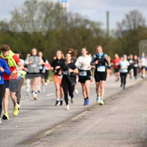 12.04.2026 - 45. Internationalen Wilhelmsburger Insellauf Dr. Thomas Lammeyer http://msf.ph/oto/9435125 12.04.2026 09:23:32 Laufen 2164, 2978 meine-sportfotos.de