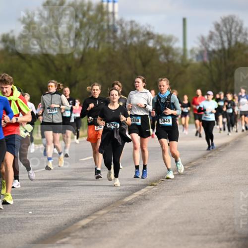12.04.2026 - 45. Internationalen Wilhelmsburger Insellauf Dr. Thomas Lammeyer http://msf.ph/oto/9435126 12.04.2026 09:23:32 Laufen 4155, 2978, 3223, 2880, 3045, 287, 3044 meine-sportfotos.de