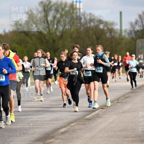 12.04.2026 - 45. Internationalen Wilhelmsburger Insellauf Dr. Thomas Lammeyer http://msf.ph/oto/9435130 12.04.2026 09:23:33 Laufen 155, 2978, 3223, 3045, 3044, 2880, 287 meine-sportfotos.de