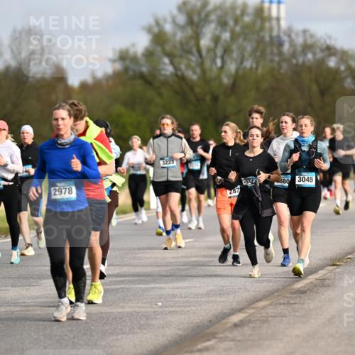 12.04.2026 - 45. Internationalen Wilhelmsburger Insellauf Dr. Thomas Lammeyer http://msf.ph/oto/9435133 12.04.2026 09:23:33 Laufen 3358, 155, 2978, 3223, 3044, 880, 3045, 287 meine-sportfotos.de