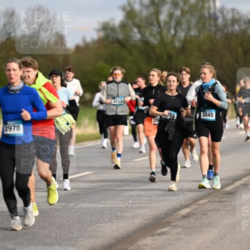 12.04.2026 - 45. Internationalen Wilhelmsburger Insellauf Dr. Thomas Lammeyer http://msf.ph/oto/9435138 12.04.2026 09:23:34 Laufen 155, 2978, 3223, 3045, 44, 28 meine-sportfotos.de