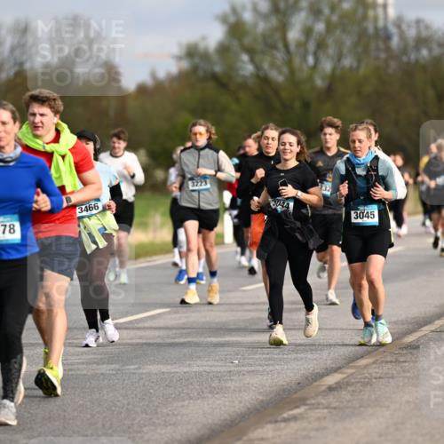 12.04.2026 - 45. Internationalen Wilhelmsburger Insellauf Dr. Thomas Lammeyer http://msf.ph/oto/9435140 12.04.2026 09:23:34 Laufen 155, 3223, 3466, 3044, 2978, 232, 3045 meine-sportfotos.de