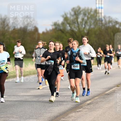 12.04.2026 - 45. Internationalen Wilhelmsburger Insellauf Dr. Thomas Lammeyer http://msf.ph/oto/9435143 12.04.2026 09:23:36 Laufen 3466, 3044, 879, 3045 meine-sportfotos.de