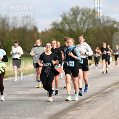 12.04.2026 - 45. Internationalen Wilhelmsburger Insellauf Dr. Thomas Lammeyer http://msf.ph/oto/9435144 12.04.2026 09:23:36 Laufen 3347, 3466, 322, 80, 3044, 3045, 879 meine-sportfotos.de