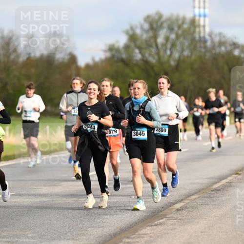 12.04.2026 - 45. Internationalen Wilhelmsburger Insellauf Dr. Thomas Lammeyer http://msf.ph/oto/9435145 12.04.2026 09:23:36 Laufen 3347, 3460, 32, 3044, 2880, 2879, 3045 meine-sportfotos.de