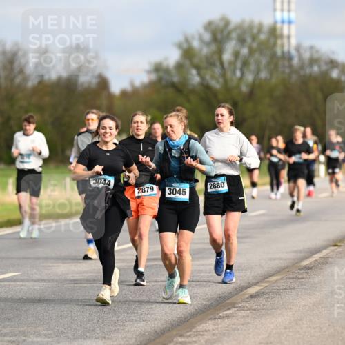 12.04.2026 - 45. Internationalen Wilhelmsburger Insellauf Dr. Thomas Lammeyer http://msf.ph/oto/9435148 12.04.2026 09:23:37 Laufen 3466, 3044, 2879, 3045, 2880 meine-sportfotos.de