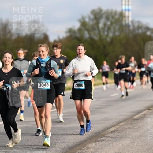 12.04.2026 - 45. Internationalen Wilhelmsburger Insellauf Dr. Thomas Lammeyer http://msf.ph/oto/9435155 12.04.2026 09:23:38 Laufen 3045, 2880 meine-sportfotos.de