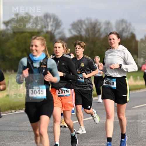 12.04.2026 - 45. Internationalen Wilhelmsburger Insellauf Dr. Thomas Lammeyer http://msf.ph/oto/9435163 12.04.2026 09:23:40 Laufen 33, 3045, 2879, 324, 2880 meine-sportfotos.de