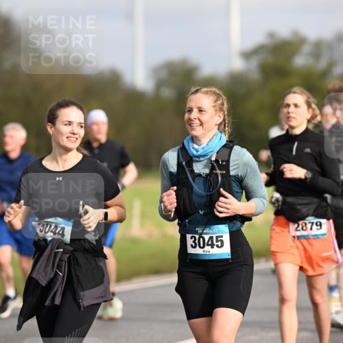 12.04.2026 - 45. Internationalen Wilhelmsburger Insellauf Dr. Thomas Lammeyer http://msf.ph/oto/9435166 12.04.2026 09:23:40 Laufen 3044, 3045, 2879 meine-sportfotos.de