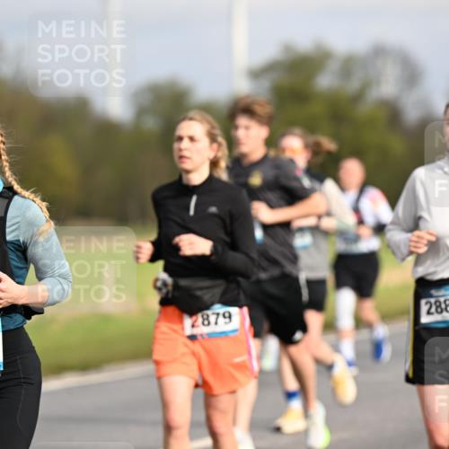 12.04.2026 - 45. Internationalen Wilhelmsburger Insellauf Dr. Thomas Lammeyer http://msf.ph/oto/9435171 12.04.2026 09:23:41 Laufen 45, 3045, 2879, 2880 meine-sportfotos.de