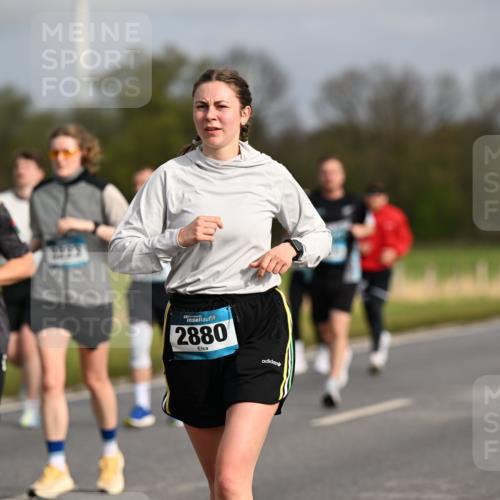 12.04.2026 - 45. Internationalen Wilhelmsburger Insellauf Dr. Thomas Lammeyer http://msf.ph/oto/9435174 12.04.2026 09:23:42 Laufen 2879, 2880 meine-sportfotos.de