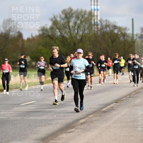 12.04.2026 - 45. Internationalen Wilhelmsburger Insellauf Dr. Thomas Lammeyer http://msf.ph/oto/9435183 12.04.2026 09:23:43 Laufen 3194, 2319, 372, 2905 meine-sportfotos.de