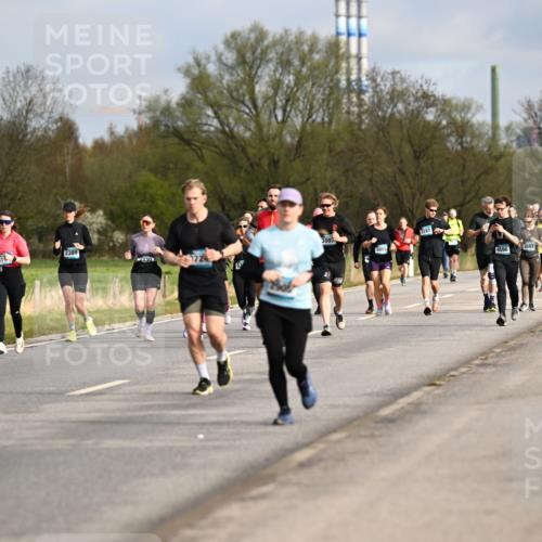 12.04.2026 - 45. Internationalen Wilhelmsburger Insellauf Dr. Thomas Lammeyer http://msf.ph/oto/9435184 12.04.2026 09:23:43 Laufen 2389, 315, 230, 372, 3997, 3187, 3059, 4596, 4597, 4215, 5352, 5319 meine-sportfotos.de