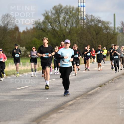 12.04.2026 - 45. Internationalen Wilhelmsburger Insellauf Dr. Thomas Lammeyer http://msf.ph/oto/9435185 12.04.2026 09:23:43 Laufen 2389, 124, 30, 3194, 2905, 3997, 4596, 531 meine-sportfotos.de