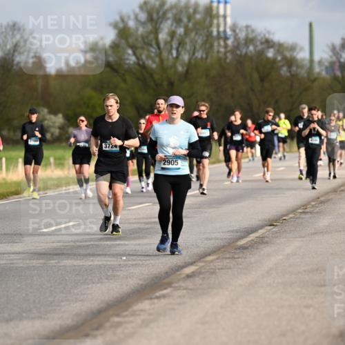 12.04.2026 - 45. Internationalen Wilhelmsburger Insellauf Dr. Thomas Lammeyer http://msf.ph/oto/9435187 12.04.2026 09:23:43 Laufen 3194, 3724, 2905 meine-sportfotos.de