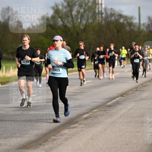 12.04.2026 - 45. Internationalen Wilhelmsburger Insellauf Dr. Thomas Lammeyer http://msf.ph/oto/9435194 12.04.2026 09:23:45 Laufen 319, 3724, 2905 meine-sportfotos.de