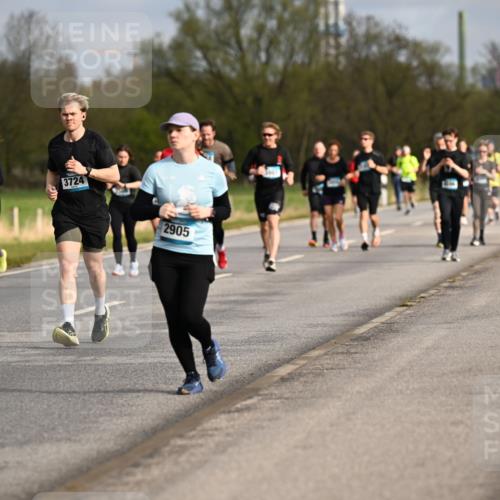 12.04.2026 - 45. Internationalen Wilhelmsburger Insellauf Dr. Thomas Lammeyer http://msf.ph/oto/9435195 12.04.2026 09:23:45 Laufen 319, 3724, 2905 meine-sportfotos.de