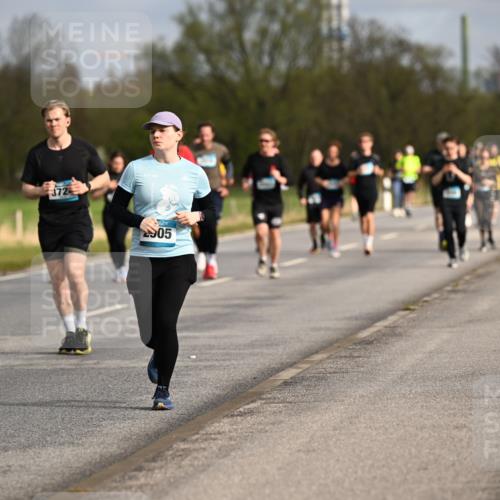 12.04.2026 - 45. Internationalen Wilhelmsburger Insellauf Dr. Thomas Lammeyer http://msf.ph/oto/9435197 12.04.2026 09:23:45 Laufen 372, 05 meine-sportfotos.de